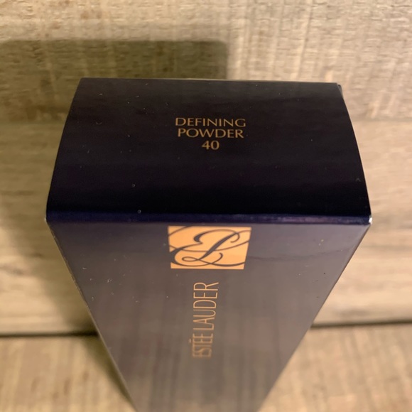 Estee Lauder Defining Powder Foundation Brush - Picture 3 of 4